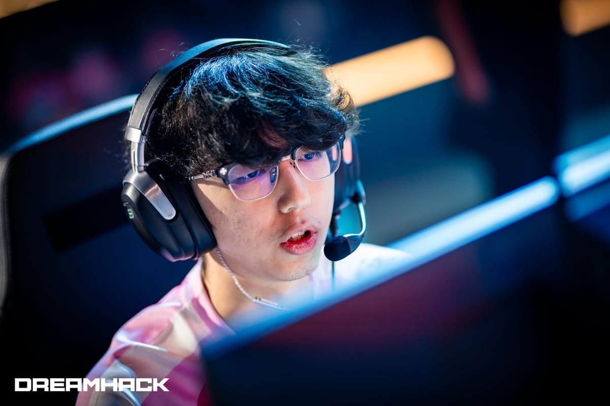 Guxue at the 2025 World Finals. Photo by DreamHack and Blizzard Entertainment.